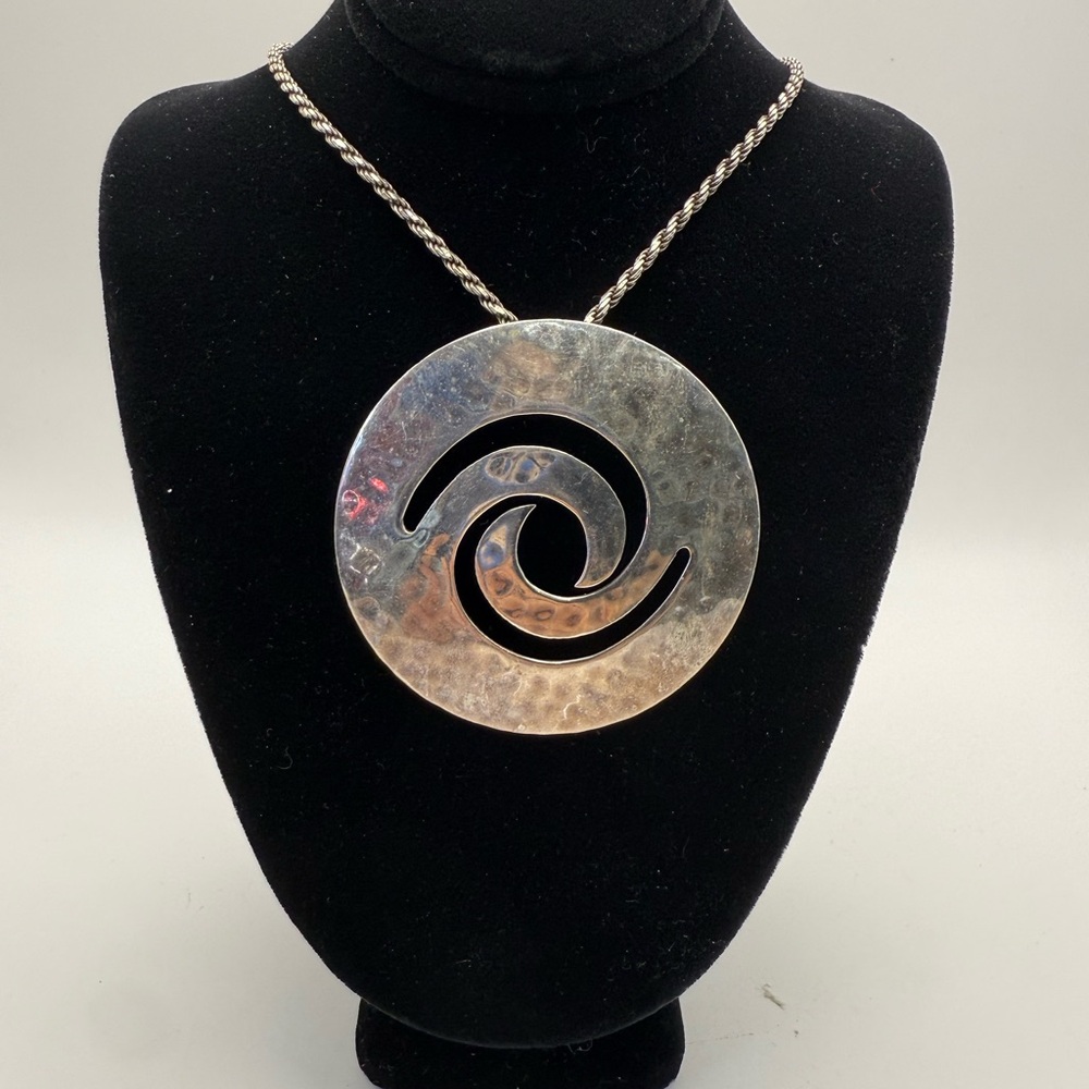 Silver Swirl Pendant Necklace